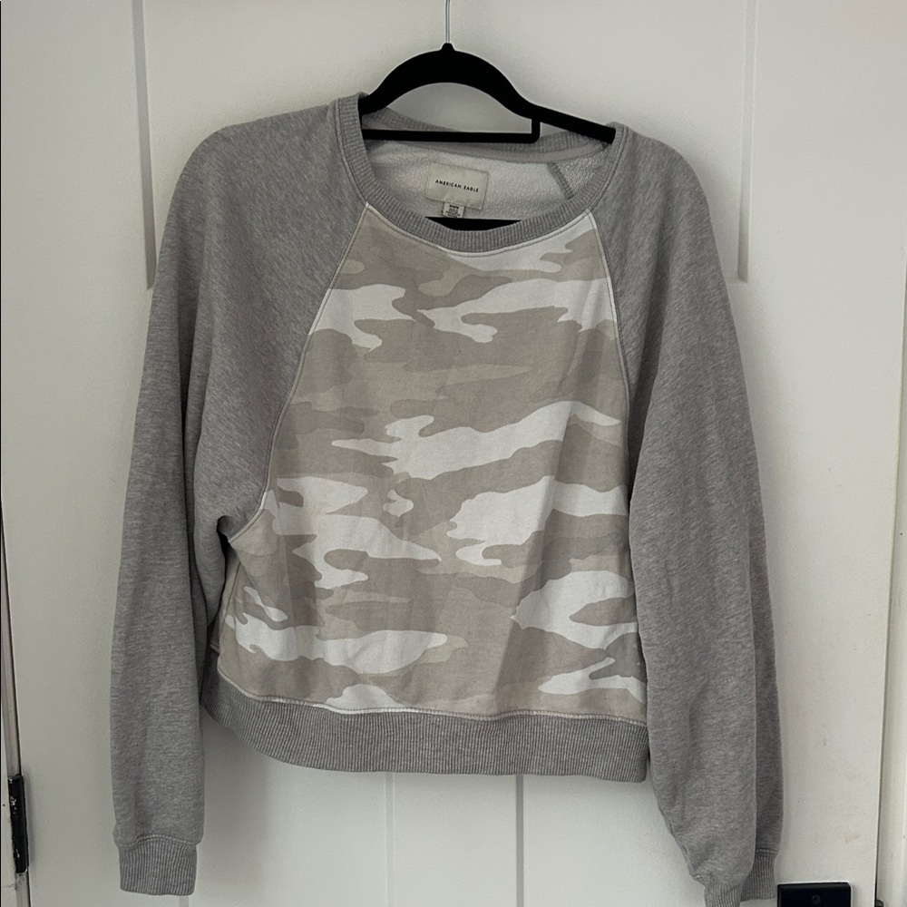 American Eagle Outfitters Gray and Cream Camo Sweater